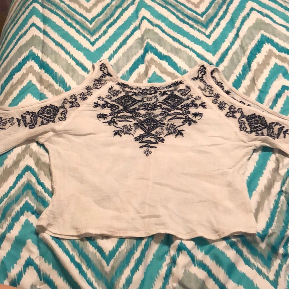 White open shoulder crop top - Picture 1 of 3